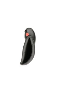 Botte en caoutchouc noire avec un bord supérieur rembourré, dotée d'une languette rouge et d'une texture lisse et brillante. Conception à ouverture pour un enfilage facile.