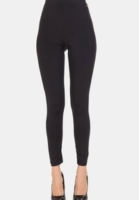 Non selezionato, nero