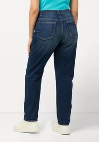 Ulla Popken BOYFRIEND - Vaqueros rectos - blue denim