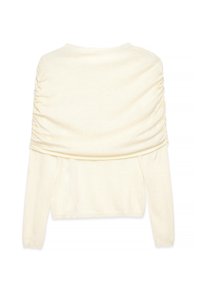 Kreemikaalune pika varrukaga pluus, millel on volditud detailid õlgade ja ülemise selja ümber, asetatud valgele taustale.