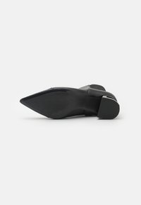KARL LAGERFELD TETRA GORE BOOT - Kotníkové boty - black