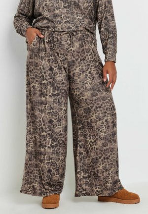 Zijdeachtige sweatpants met luipaardprint, voorzien van een wijd beenontwerp, een elastische tailleband met trekkoord en zijzakken. Lichtbruin en zwart.