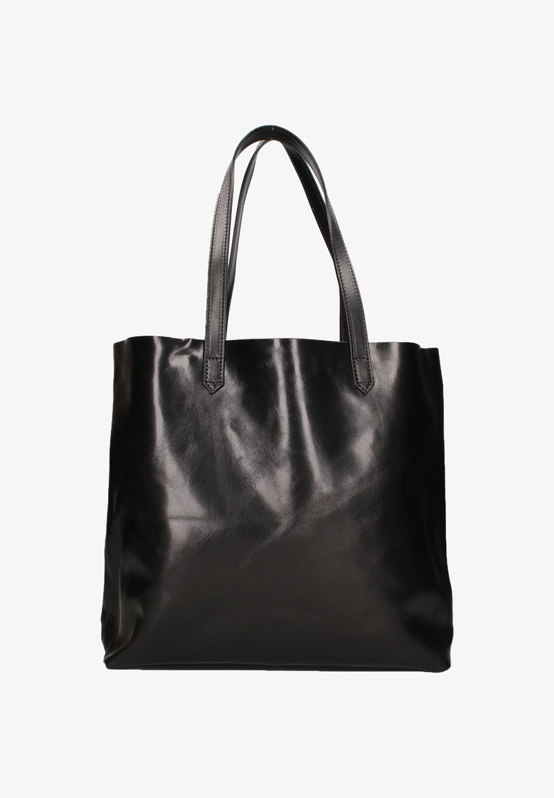 Zwarte leren schoudertas met een gladde textuur, twee lange handvaten en een open bovenkant, met een eenvoudig en minimalistisch ontwerp.