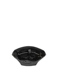 Svart läderhandväska med vid öppning, flera inre fickor och en mjuk textur. Har guldfärgade detaljer och en strukturerad form.