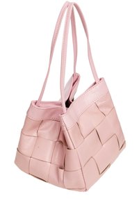 Borsa a tracolla rosa con forma strutturata, realizzata in materiale sintetico liscio. Presenta due manici e dettagli di cucitura a contrasto.
