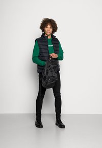 Antony Morato FIT IN STRETCH TERRY  FABRIC WITH RUBBER  - Camisola - flag green