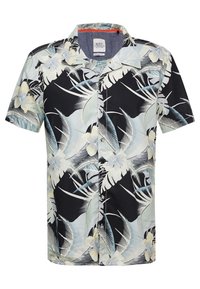 Camisa de botones de manga corta con un patrón tropical de hojas y flores en negro y azul claro, hecha de una tela ligera. Presenta un cuello desplegado.