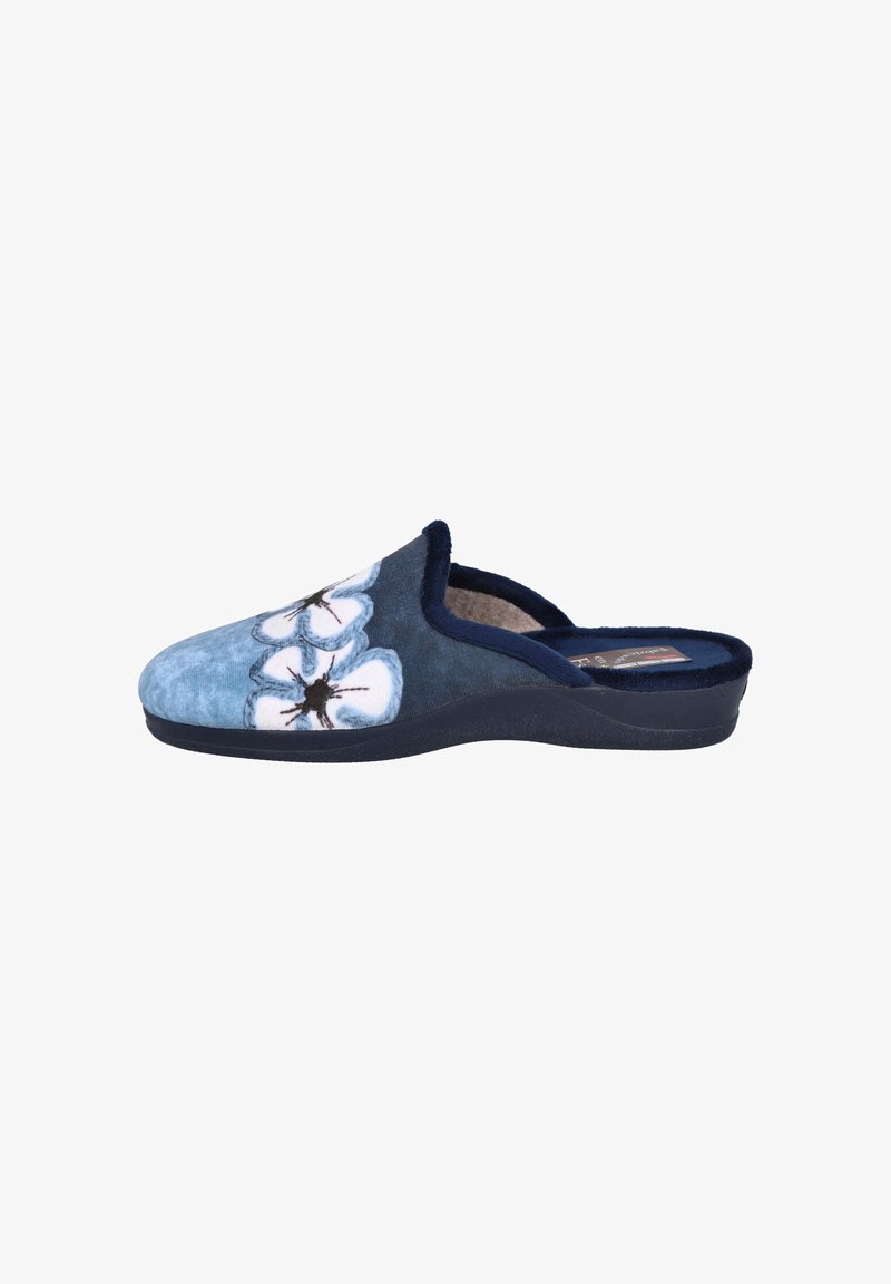 Zapatilla azul sin suela con bordado floral blanco, suela oscura y forro interior suave, mostrada de lado.