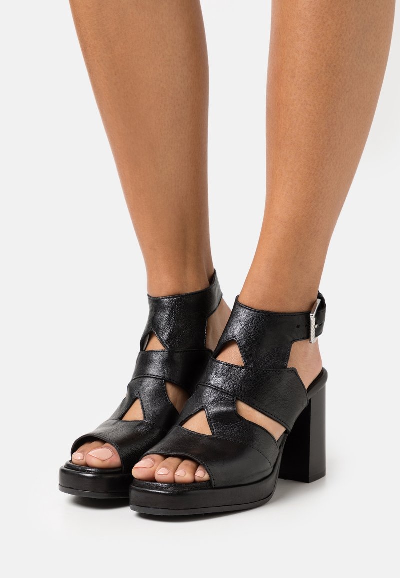 MJUS Sandales à talons hauts - black