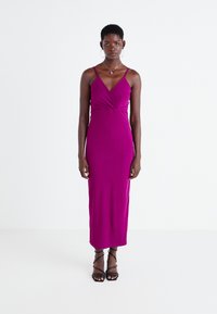WAL G. JOSEFINA GLITTER KNOT - Robe longue - magenta
