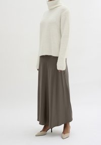 My Essential Wardrobe Sweter