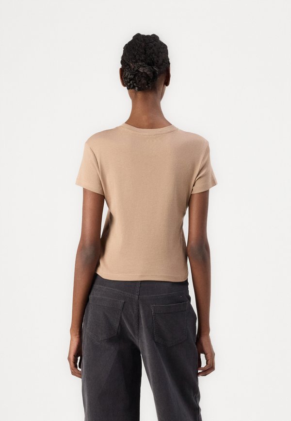 BEACH LOVE - Print T-shirt - portabella4