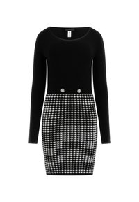 Rochie neagră cu mânecă lungă și croială ajustată. Partea de sus este dintr-un material neted, în timp ce fusta are un model texturat de houndstooth. Două butoane decorative.