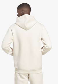 adidas Originals ESSENTIAL HOODY UNISEX - Majica s kapuljačom -  white