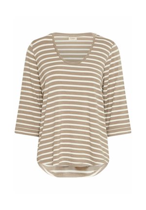 Stribet top i en beige og hvid farveskala, lavet af blødt stof, med en scoop halsudskæring og trekvartærmer, rundet kant.