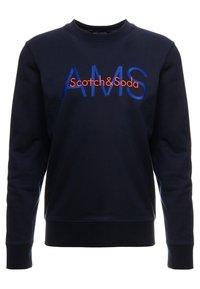 Sudadera azul marino confeccionada en suave algodón, con un destacado texto bordado en rojo y azul: "Scotch&Soda AMS" en la parte frontal. Diseño clásico de cuello redondo.