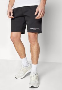 Tommy Hilfiger SMALL LOGO - Tepláky - black
