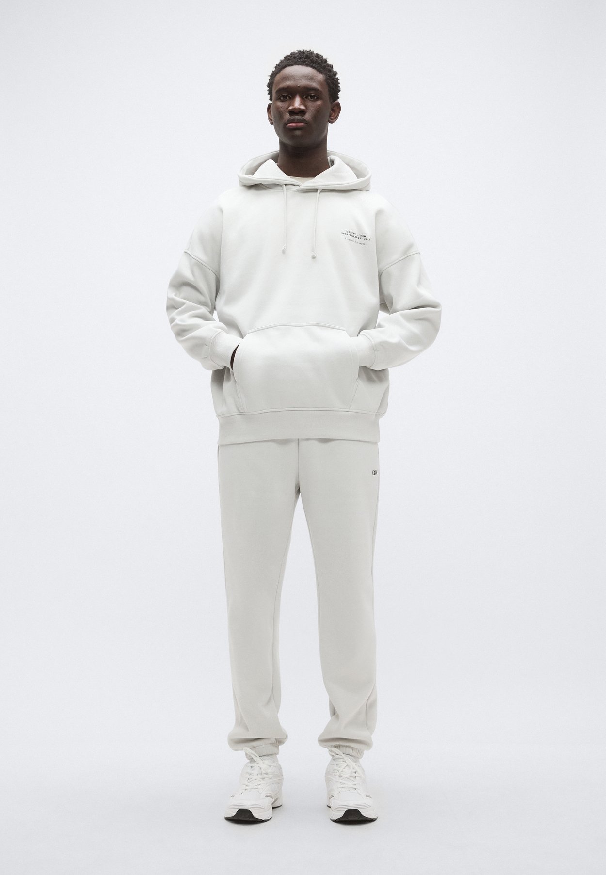 EVERYDAY RELAXED HOODIE
