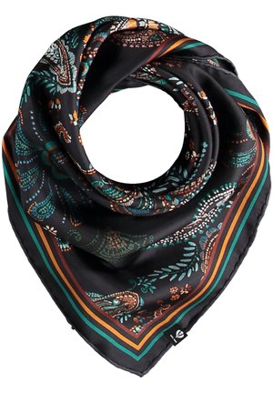 Sort silketørklæde med teal, orange og brune paisley-mønstre og grøn, orange og brun stribet kant, pænt foldet i en løkke.