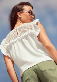 Next FRILL SLEEVE REGULAR FIT - Pluus - white