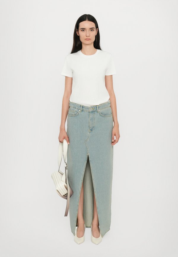 VERA  - Basic T-shirt2