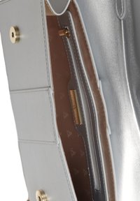 L'Atelier Du Sac ARLETTE srebrny