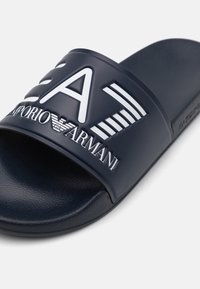EA7 Emporio Armani UNISEX - Strandpapucsok és -szandálok - navy blue