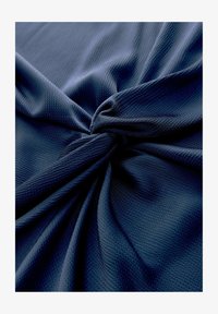 Ausgewählt, navy blue