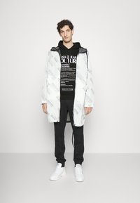 Versace Jeans Couture Sweatshirt com capuz - black