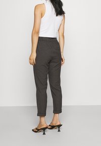 Vero Moda Petite Broek - black