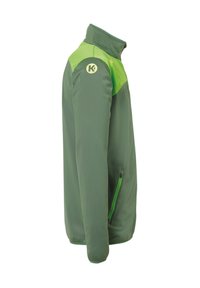 Groene en lichtgroene jas met een ritszak en hoge kraag. Gemaakt van gladde stof met een logo op de schouder.