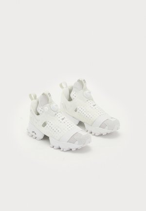 Reebok LTD 11 BY BORIS BIDJAN SABERI INSTAPUMP FURY MID UNISEX - Zapatillas - white