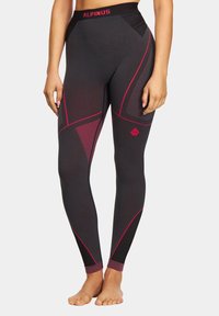 Czarne legginsy z czerwonymi akcentami geometrycznymi, z wysokim pasem i kontrastującymi teksturami. Wykonane z elastycznego, odprowadzającego wilgoć materiału.