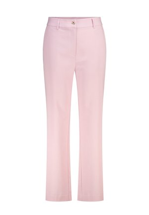 Pantalon rose clair à jambes droites avec passants de ceinture et fermeture bouton doré à la taille, présenté sur un fond blanc.