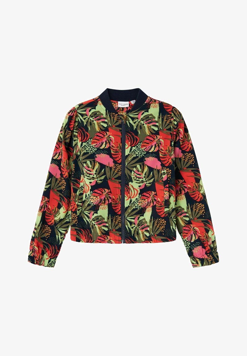 Veste bomber à manches longues avec col et fermeture éclair noirs, ornée d'un motif de feuilles tropicales rouges, roses et vertes sur fond sombre.