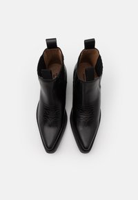 Kentucky's Western Botines camperos - black