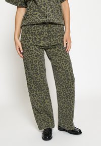 JESSICA  - Jeans Straight Leg - grape leaf print