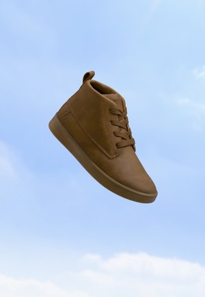 Calvin Klein Jeans STARDUST UNISEX - Baskets montantes - cognac