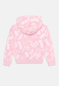 Moletom rosa com vários logótipos, números e padrões de texto da GAP em branco, exibido de forma plana com as costas viradas para cima.