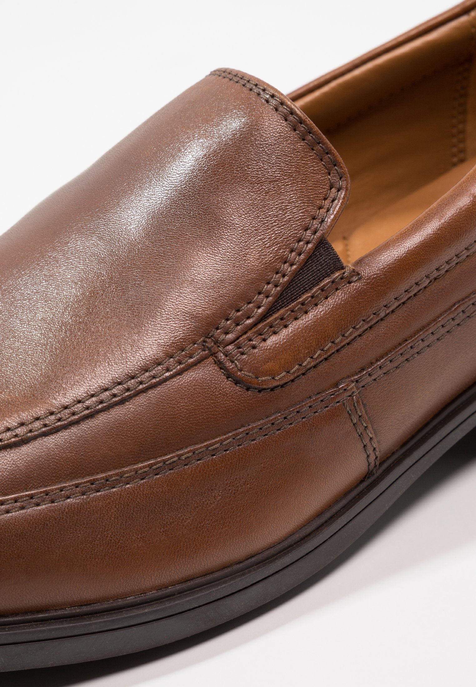 clarks tilden free dark tan