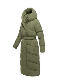 Cappotto lungo imbottito di colore verde oliva, con colletto alto, cintura in vita, motivo trapuntato testurizzato e tasche laterali.