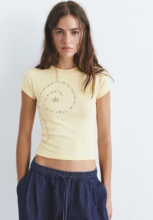 PULL&BEAR STUD  - Tricou cu imprimeu - yellow