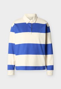 Chemise de rugby à manches longues avec des rayures horizontales blanches et bleu royal et un col blanc.