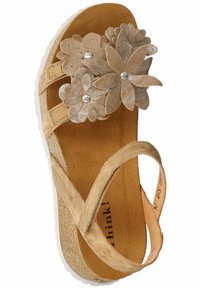 Beżowe sandały w kwiaty z trzema paskami, z teksturowaną wkładką, białą gumową podeszwą oraz ozdobnymi błyszczącymi kwiatami z ćwiekami.