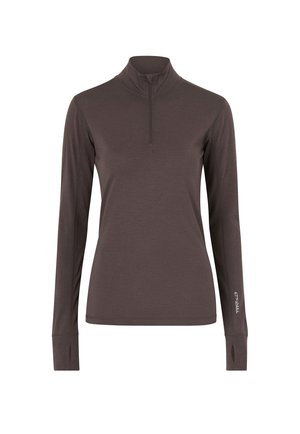 Brun langærmet top med en kvart lynlås og høj krave. Har tommelhuller på ærmerne og en subtil logo på venstre arm.