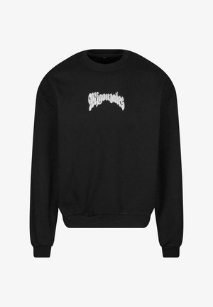 Fekete pulóver, kerek nyakkivágással és hosszú ujjakkal. A frontján fehér hímzett szöveg található. Puha anyagból készült, laza fazonnal.