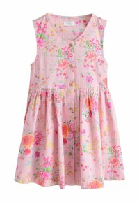 Vestido rosa floral hecho de tela ligera, con cierre de botones en el frente, diseño sin mangas y cintura fruncida con patrones florales vibrantes.
