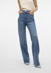 Vero Moda Tall VMTESSA PEARL - Džíny Relaxed Fit - medium blue denim