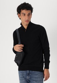 Davida Cashmere MAN HALF ZIP - Džemperis - black