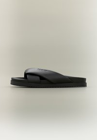 Non sélectionné, black